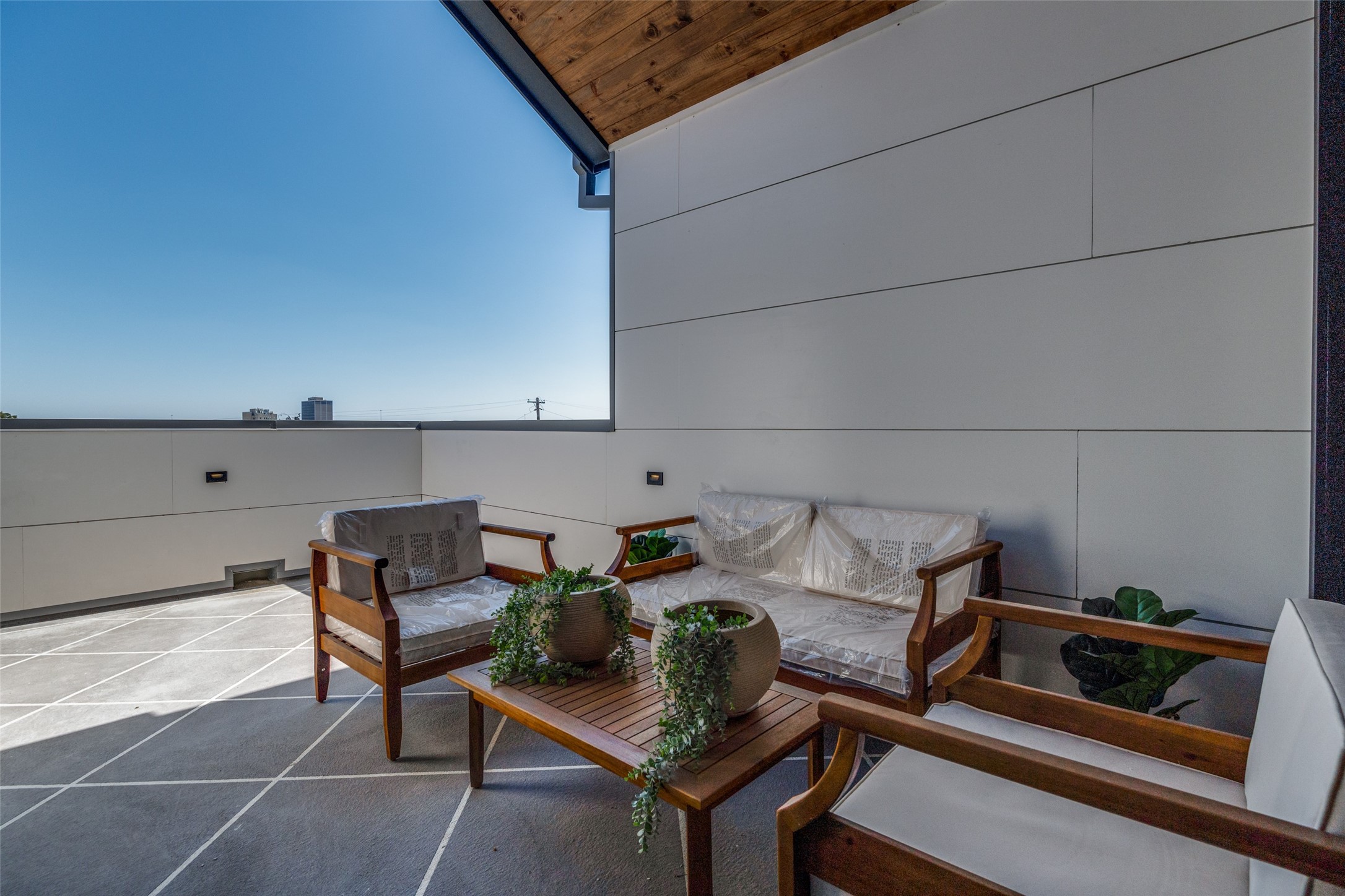 708 W Tenth Street Dallas TX 75208