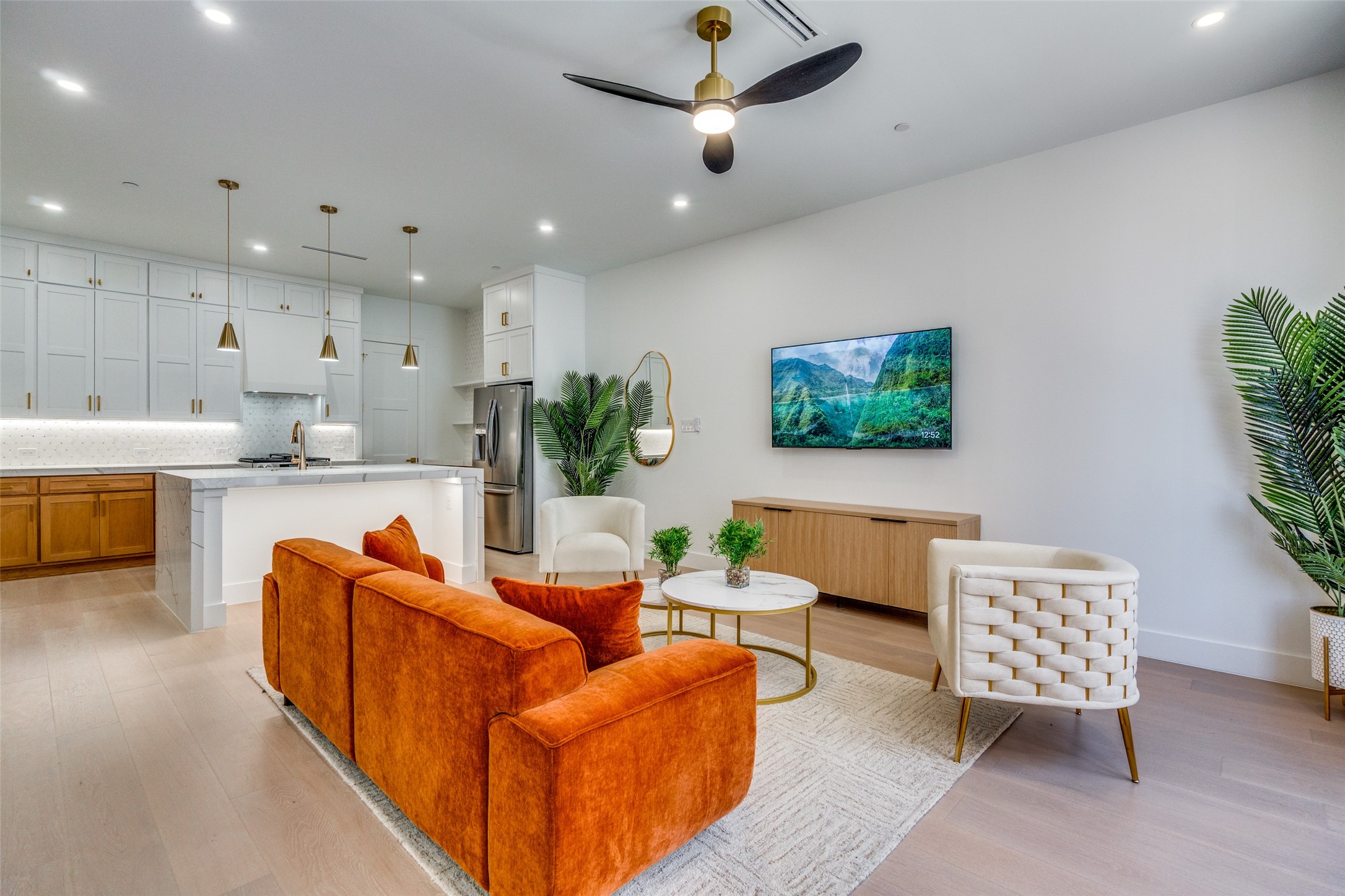 708 W Tenth Street Dallas TX 75208