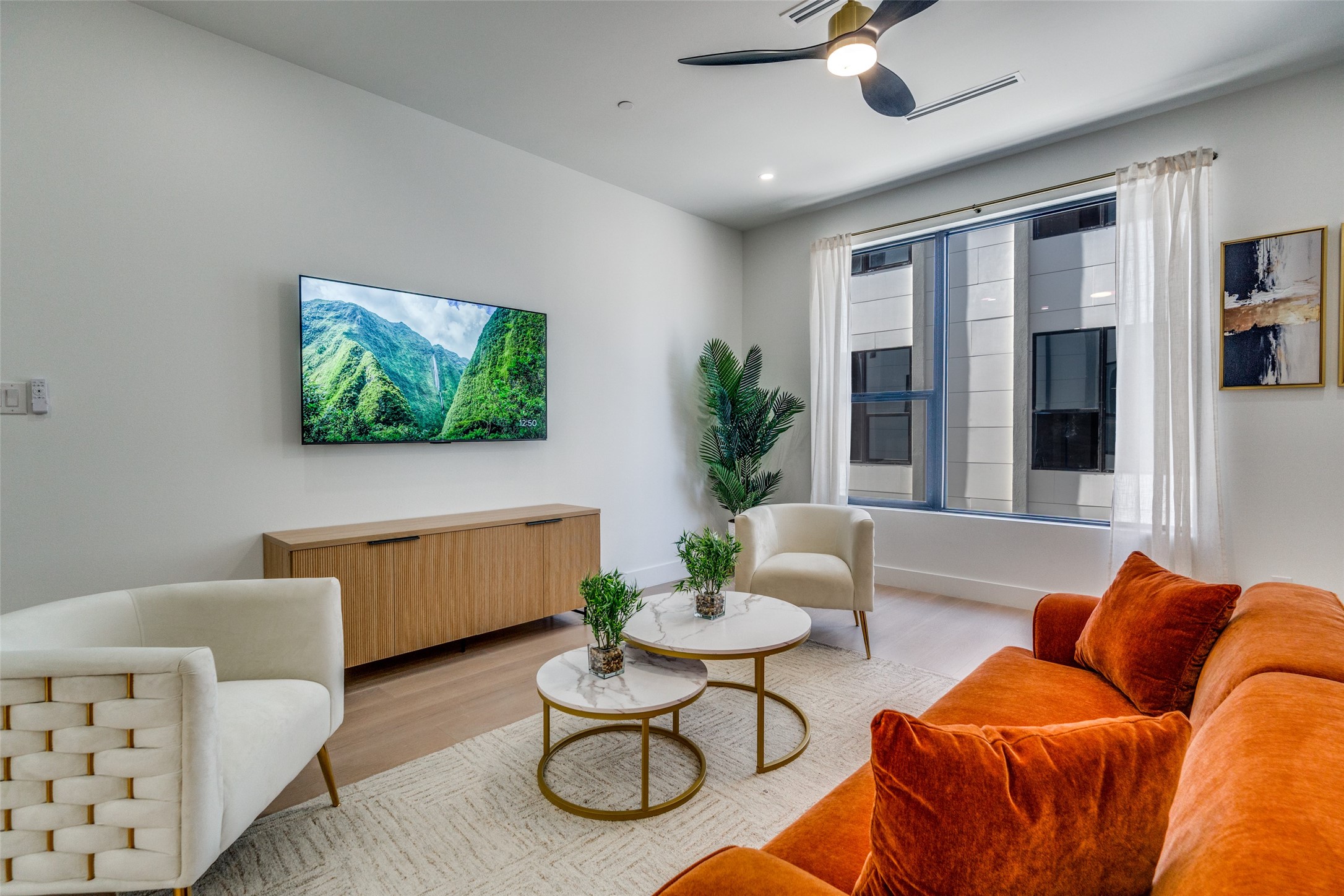 708 W Tenth Street Dallas TX 75208