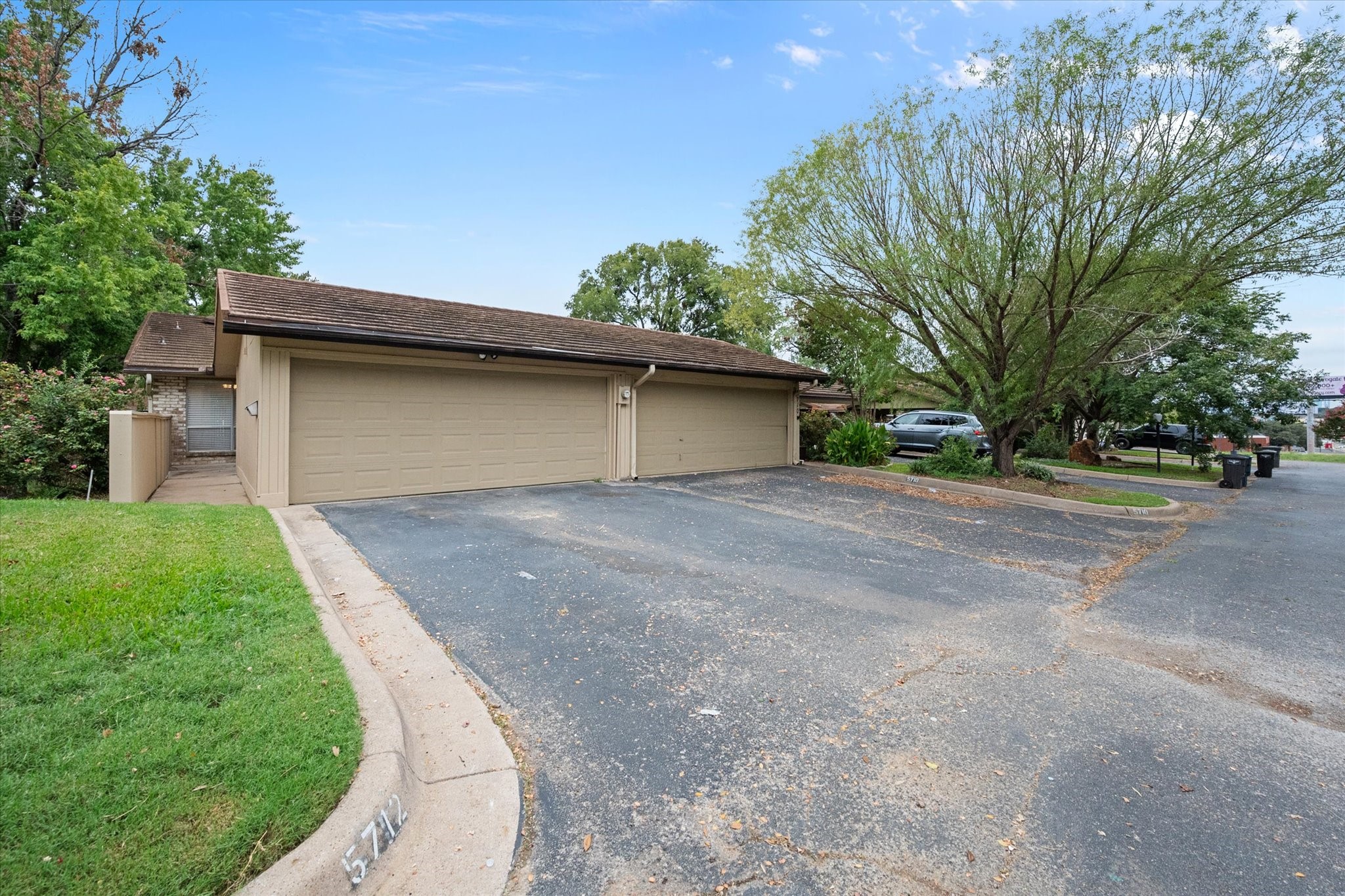 5712 Meadow Wood Lane Fort Worth TX 76112