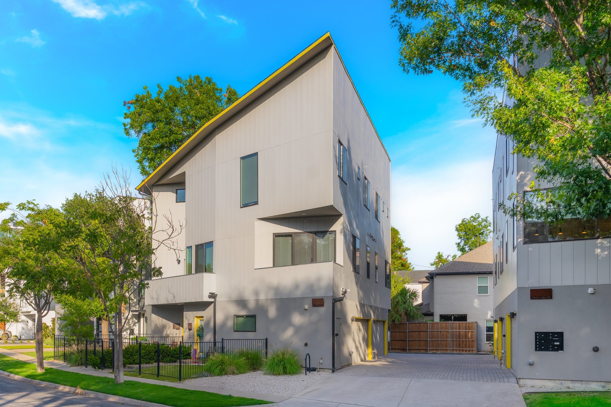 4608 Coles Manor Place Dallas TX 75204