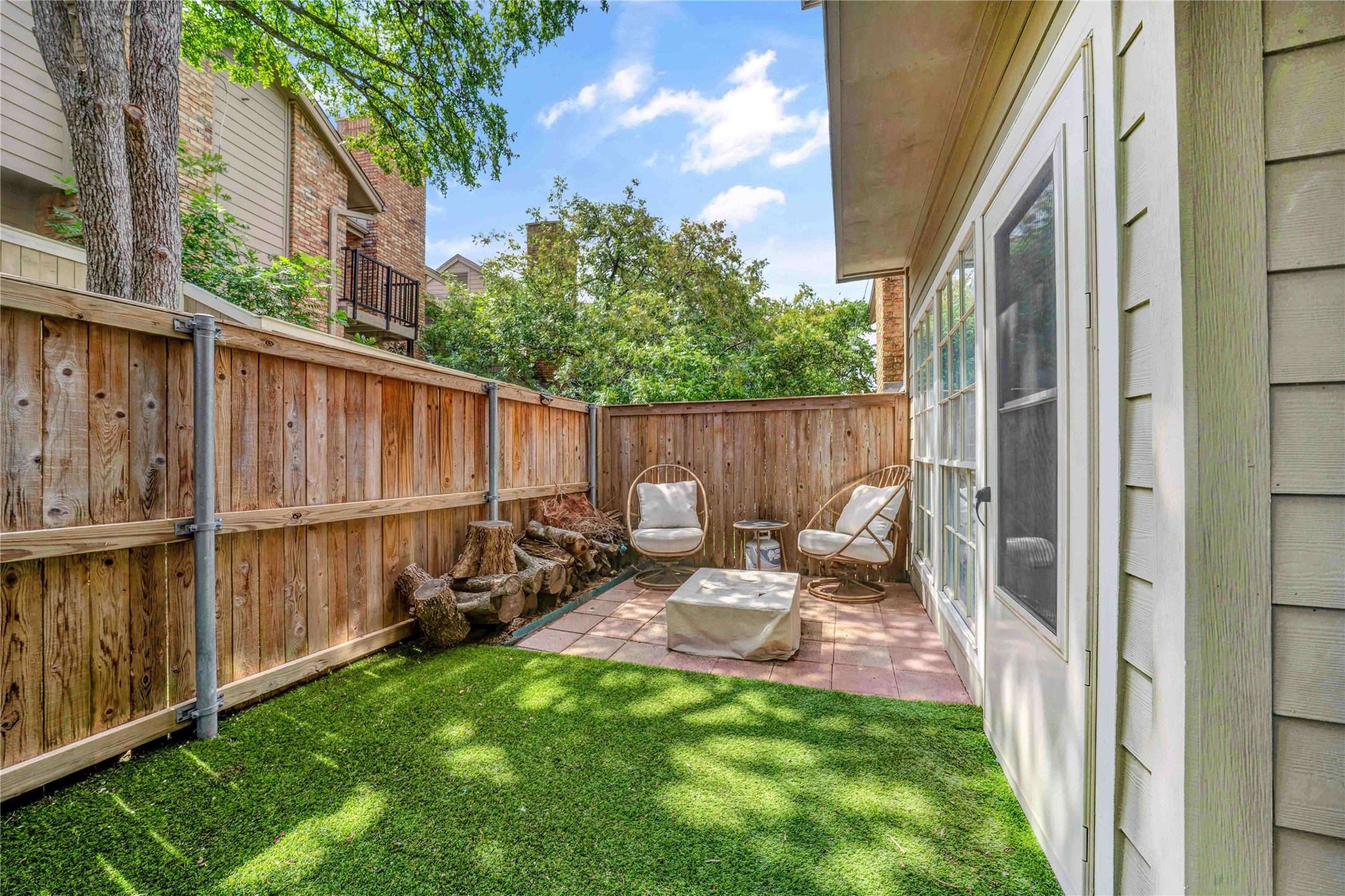 8518 Coppertowne Lane Dallas TX 75243