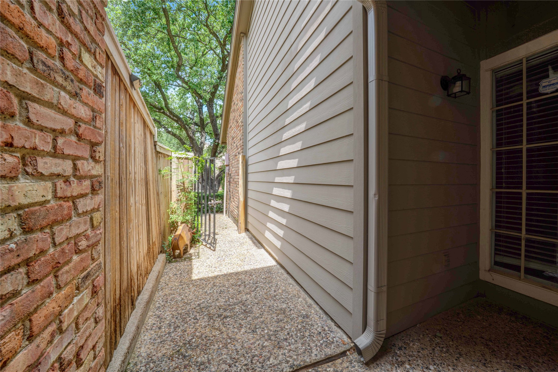 8518 Coppertowne Lane Dallas TX 75243