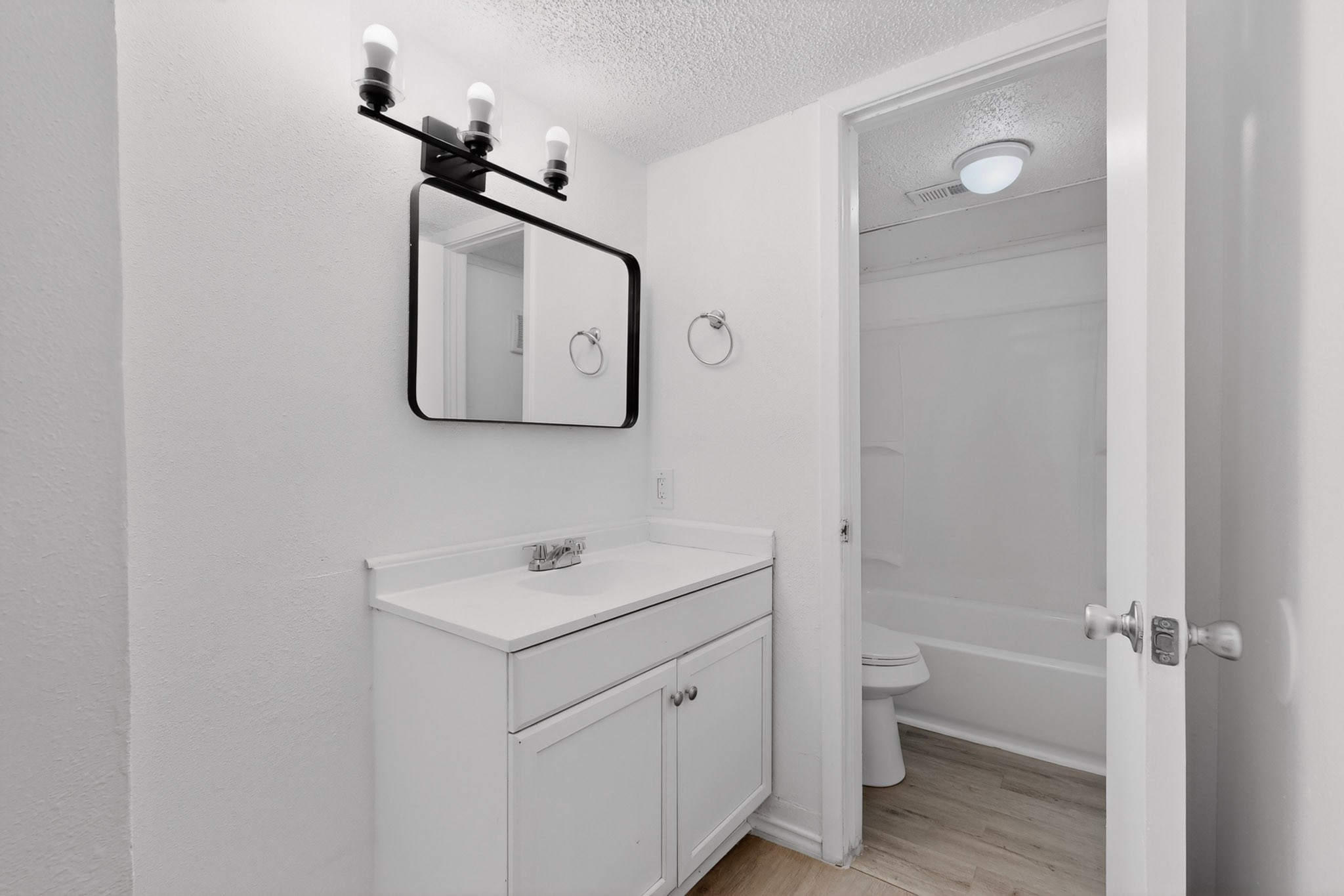 6050 Melody Lane Dallas TX 75231