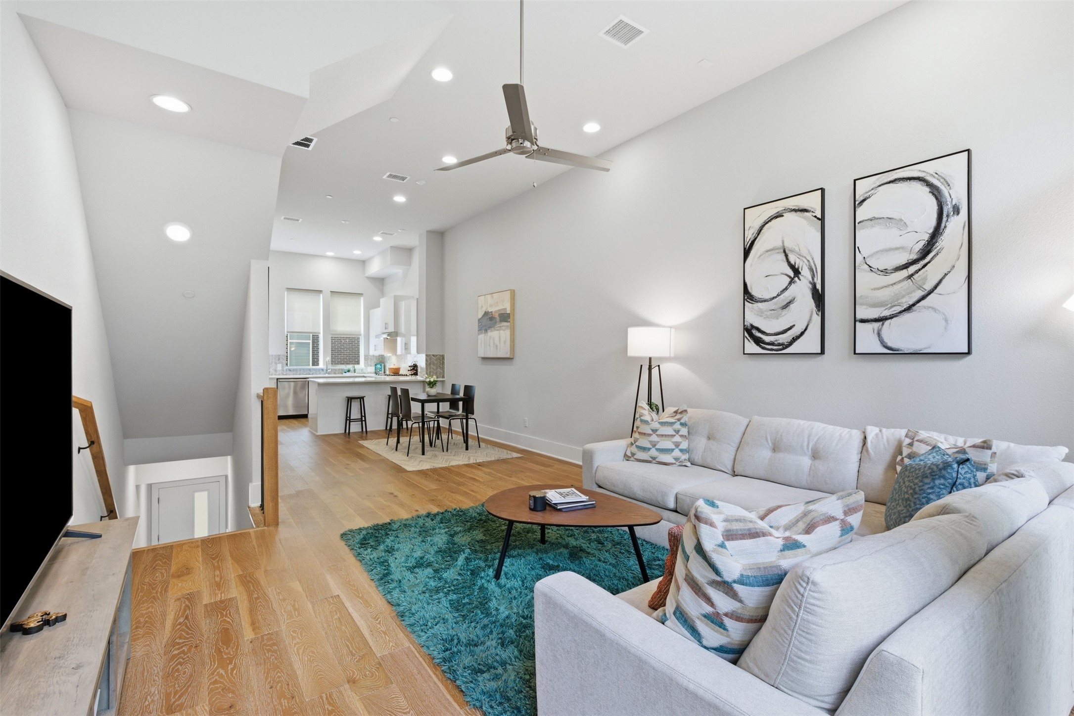 381 E Greenbriar Lane Dallas TX 75203