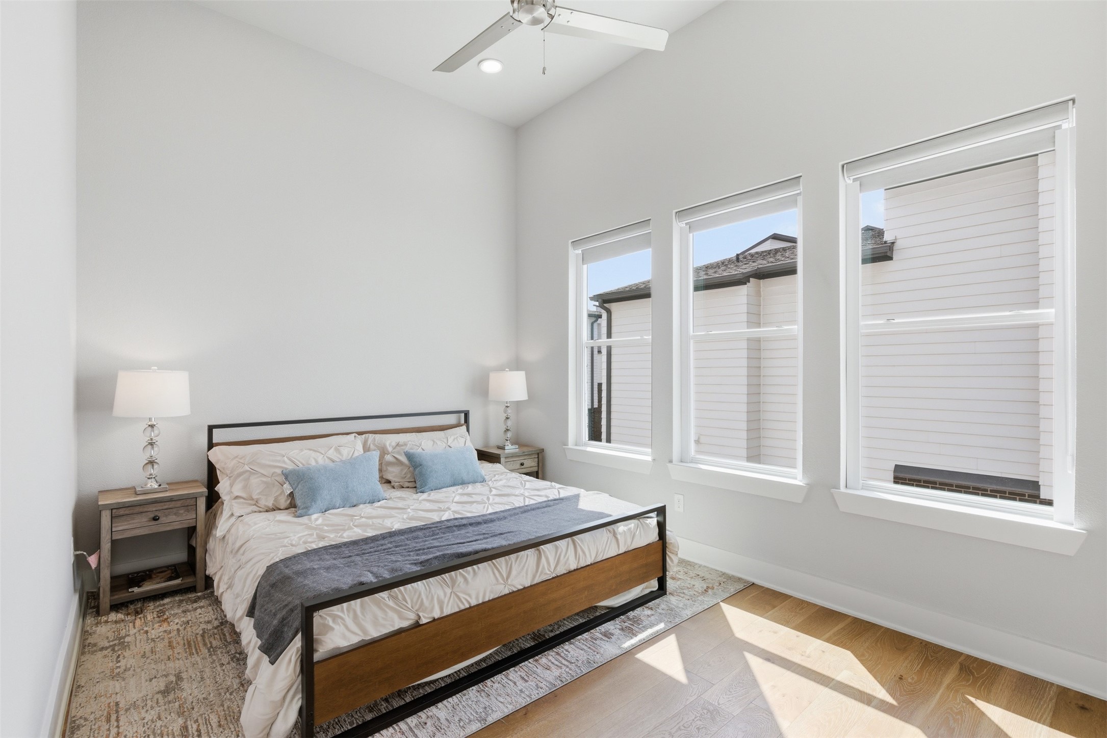 381 E Greenbriar Lane Dallas TX 75203