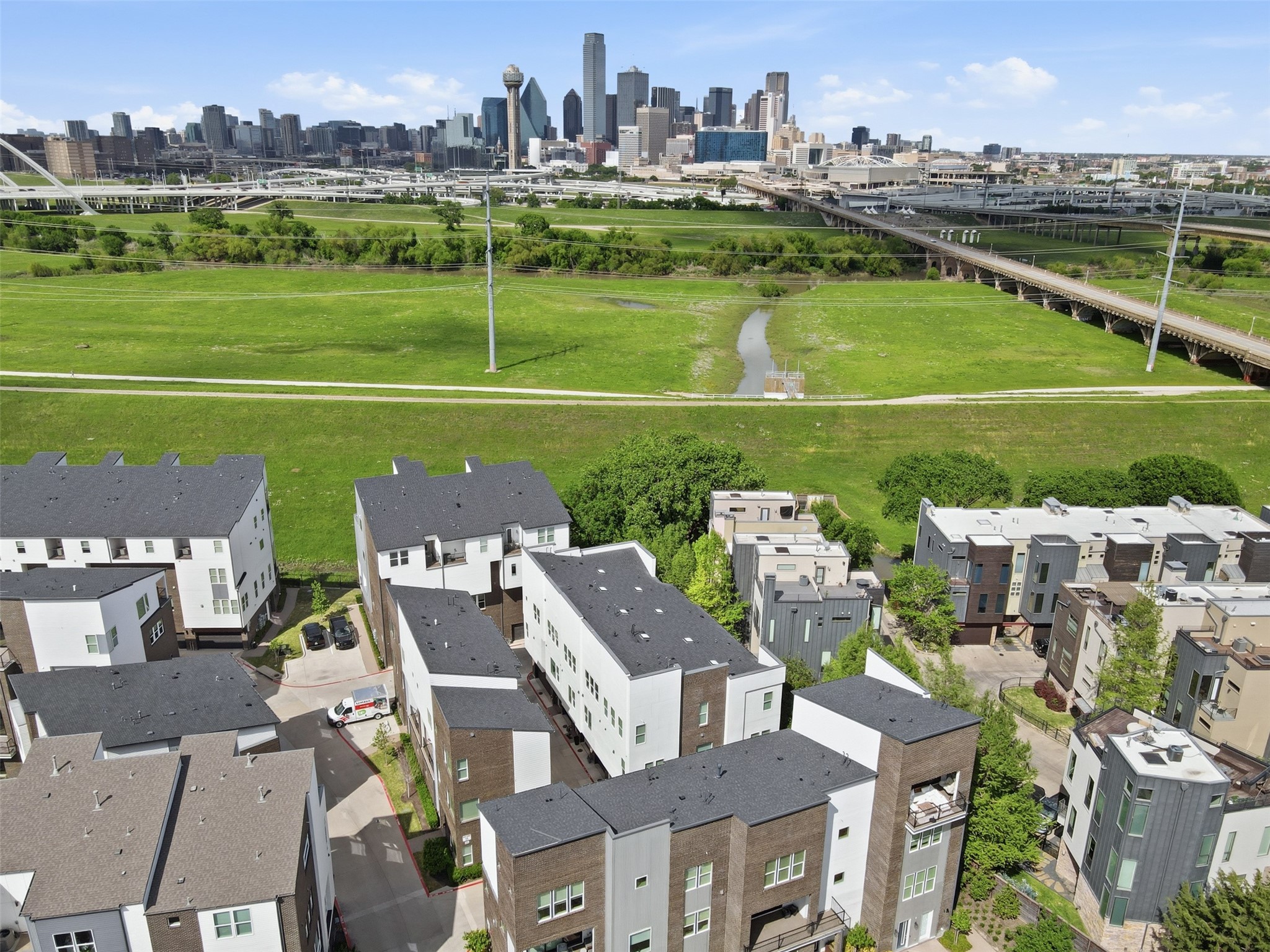 381 E Greenbriar Lane Dallas TX 75203