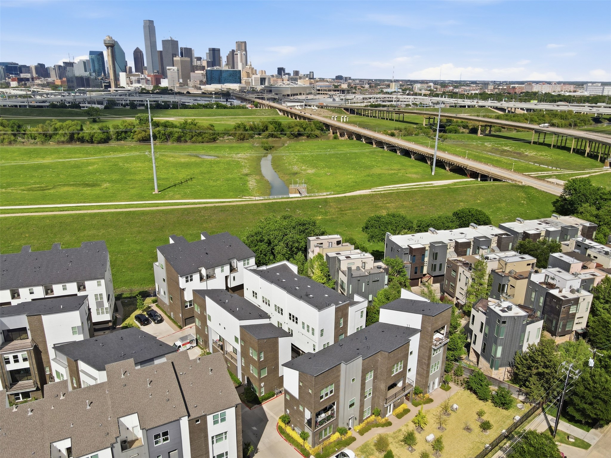 381 E Greenbriar Lane Dallas TX 75203