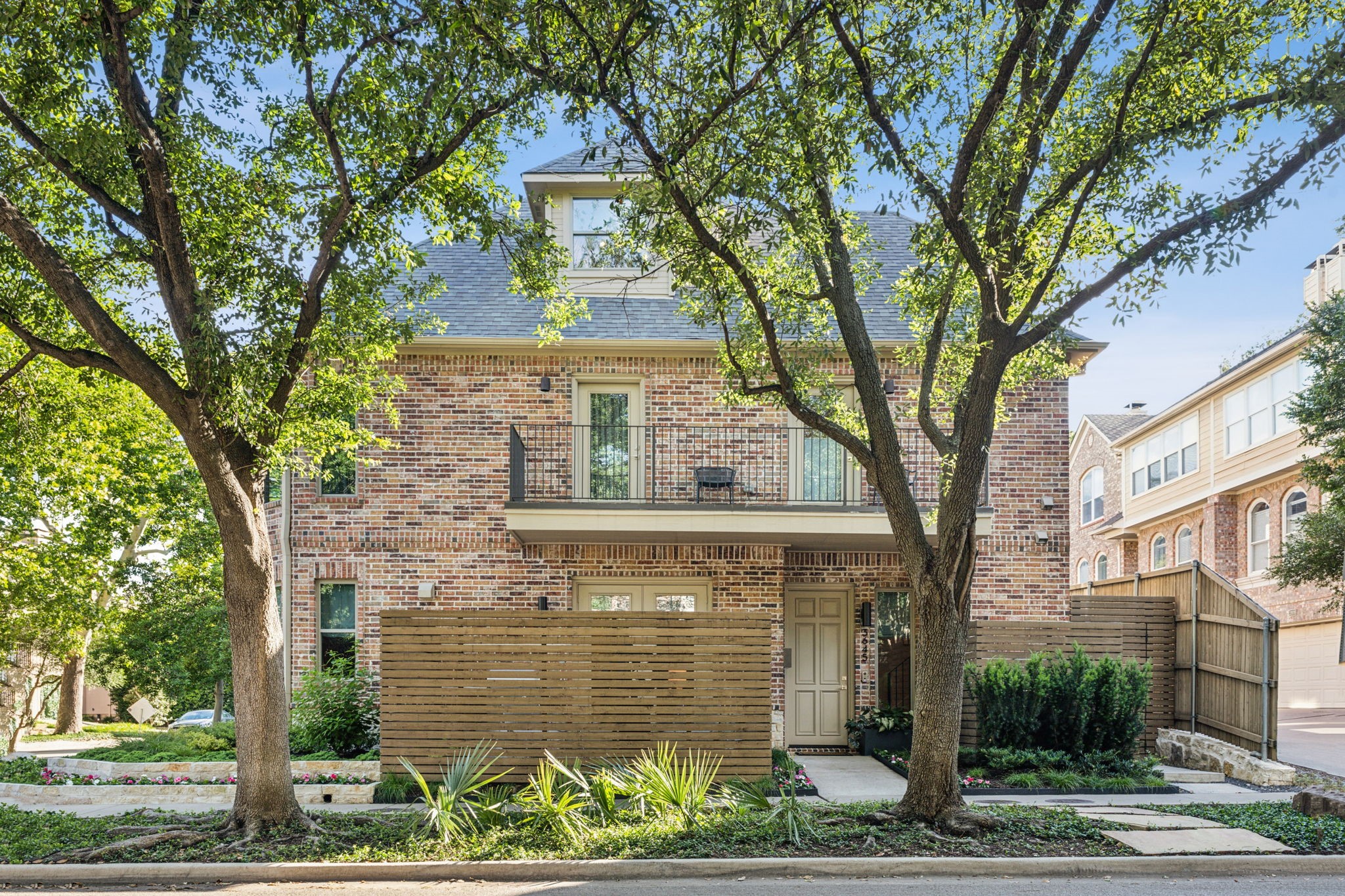 3645 Reagan Street Dallas TX 75219