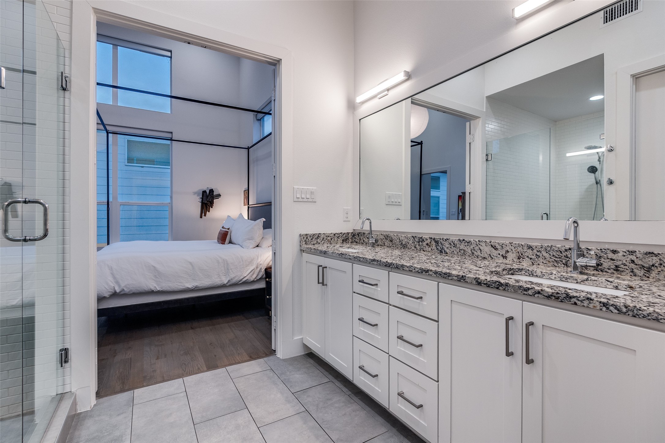 5915 Lindell Avenue Dallas TX 75206