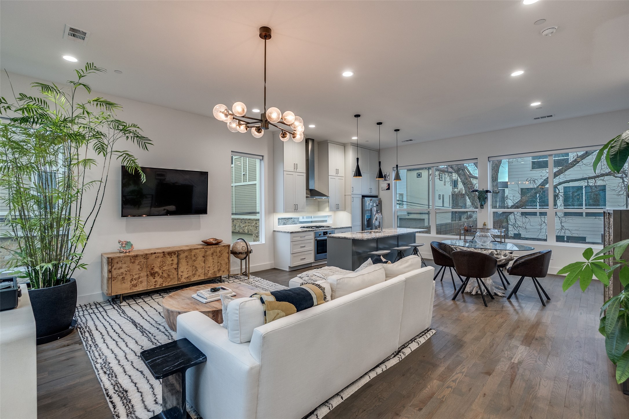 5915 Lindell Avenue Dallas TX 75206