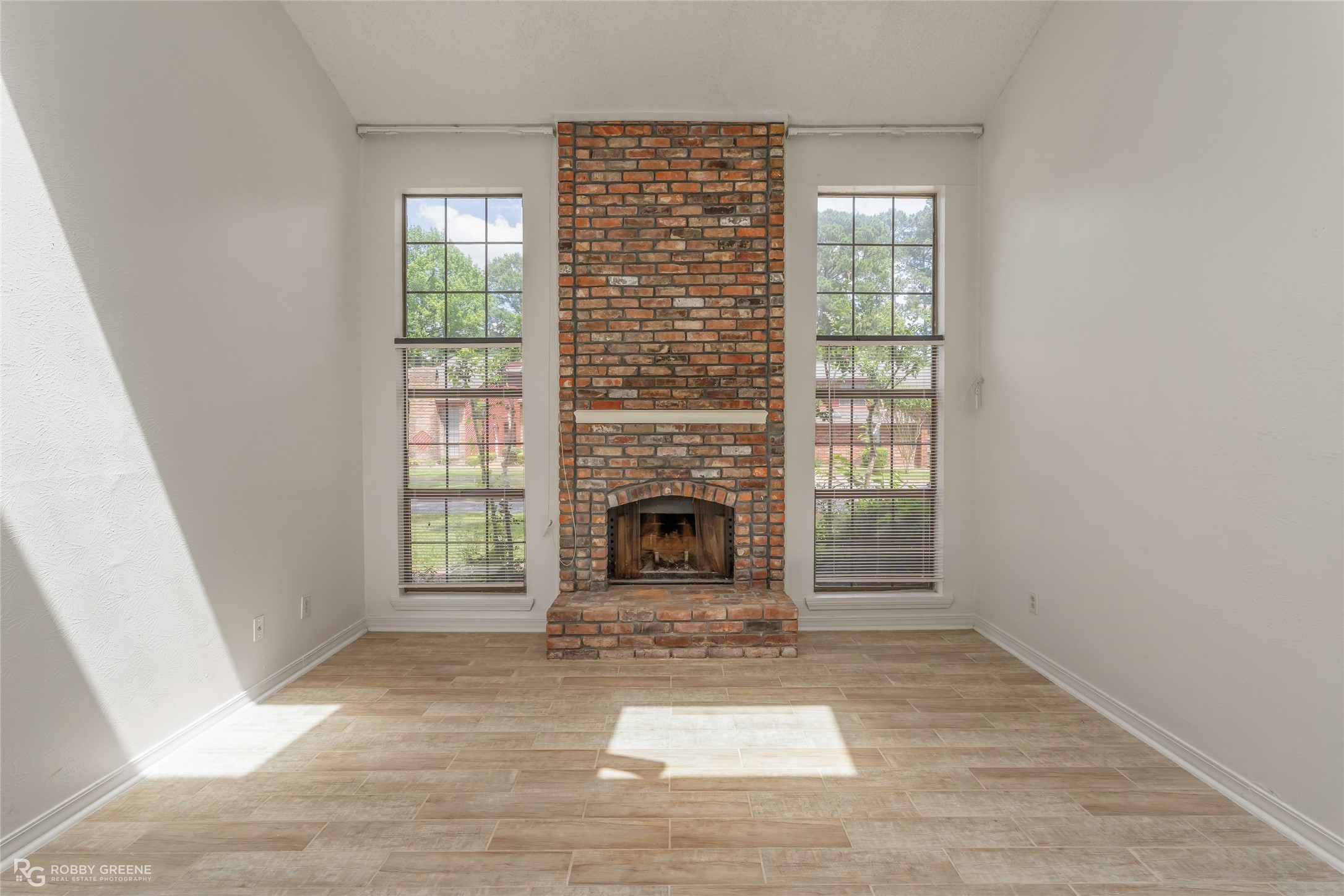 106 Fountain View Shreveport LA 71118