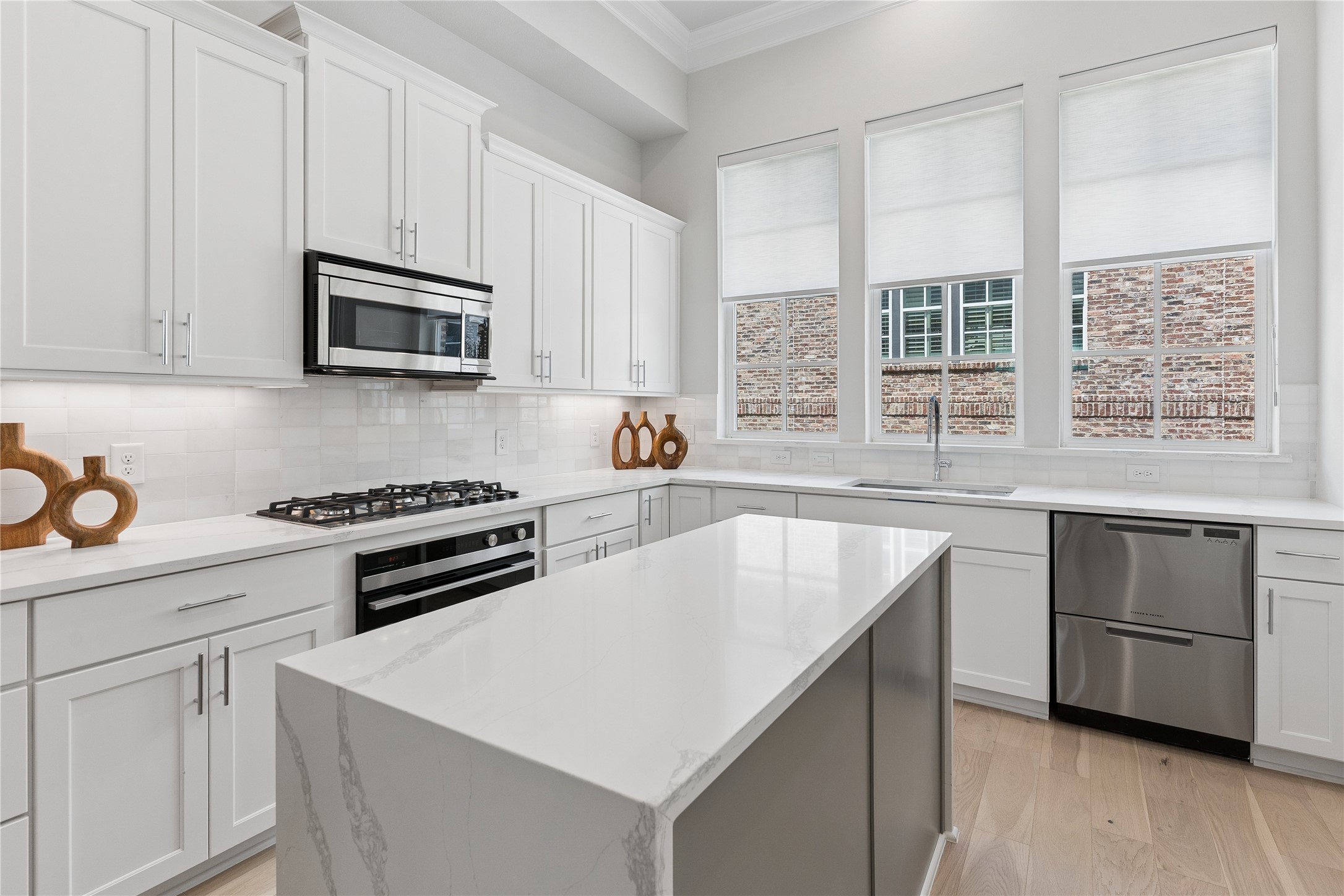 4617 Greenborough Lane Dallas TX 75219