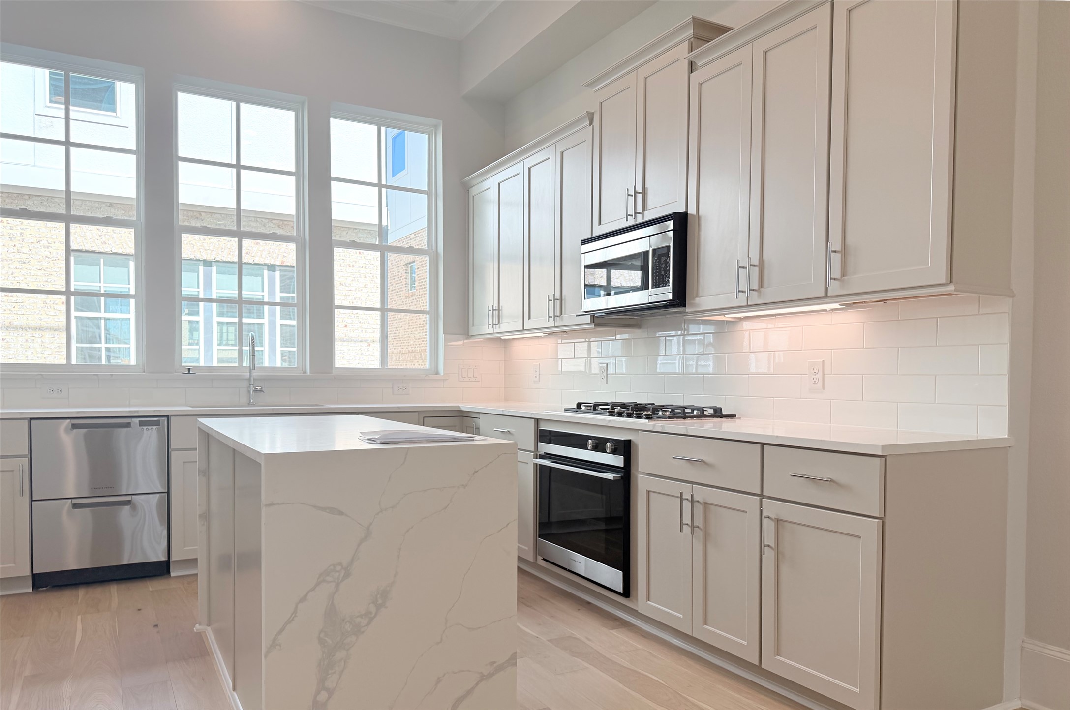 4617 Greenborough Lane Dallas TX 75219