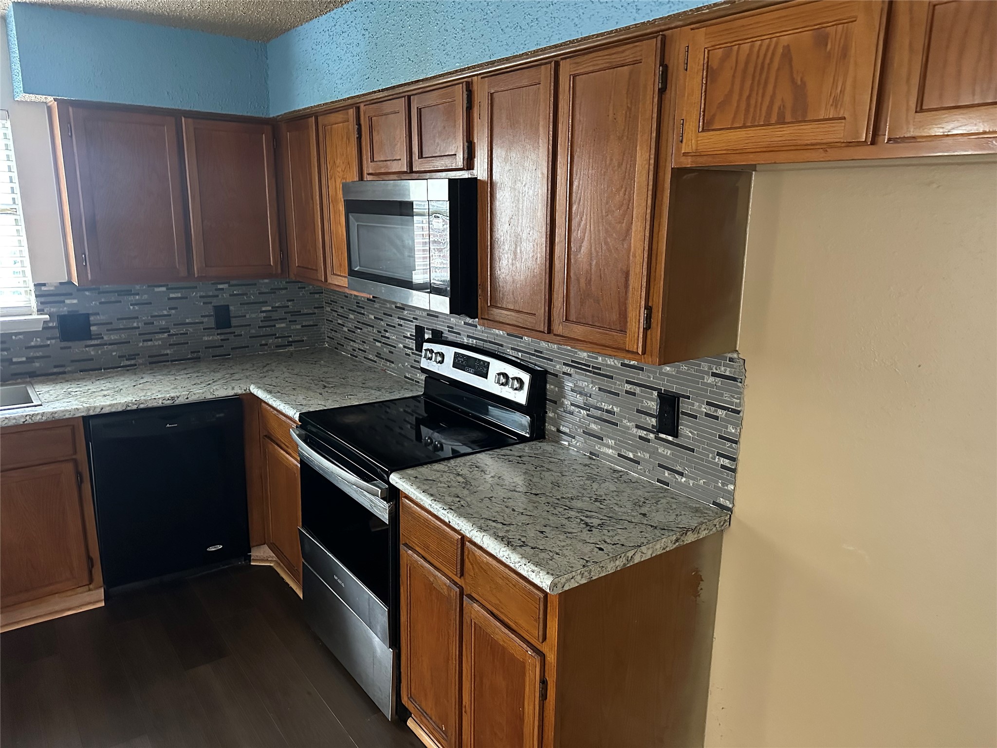 312 Victoria Grand Prairie TX 75052