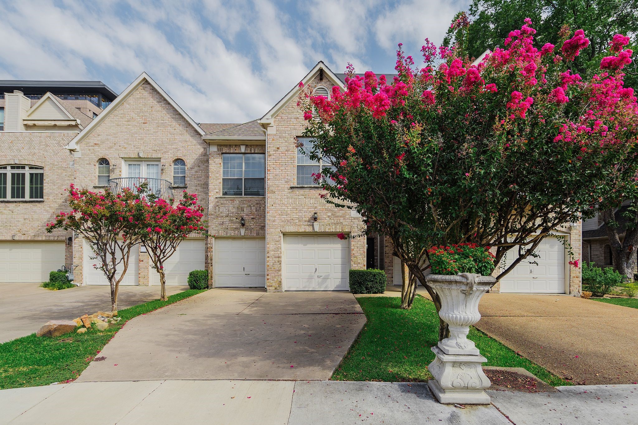 8 Stonebriar Court Dallas TX 75206