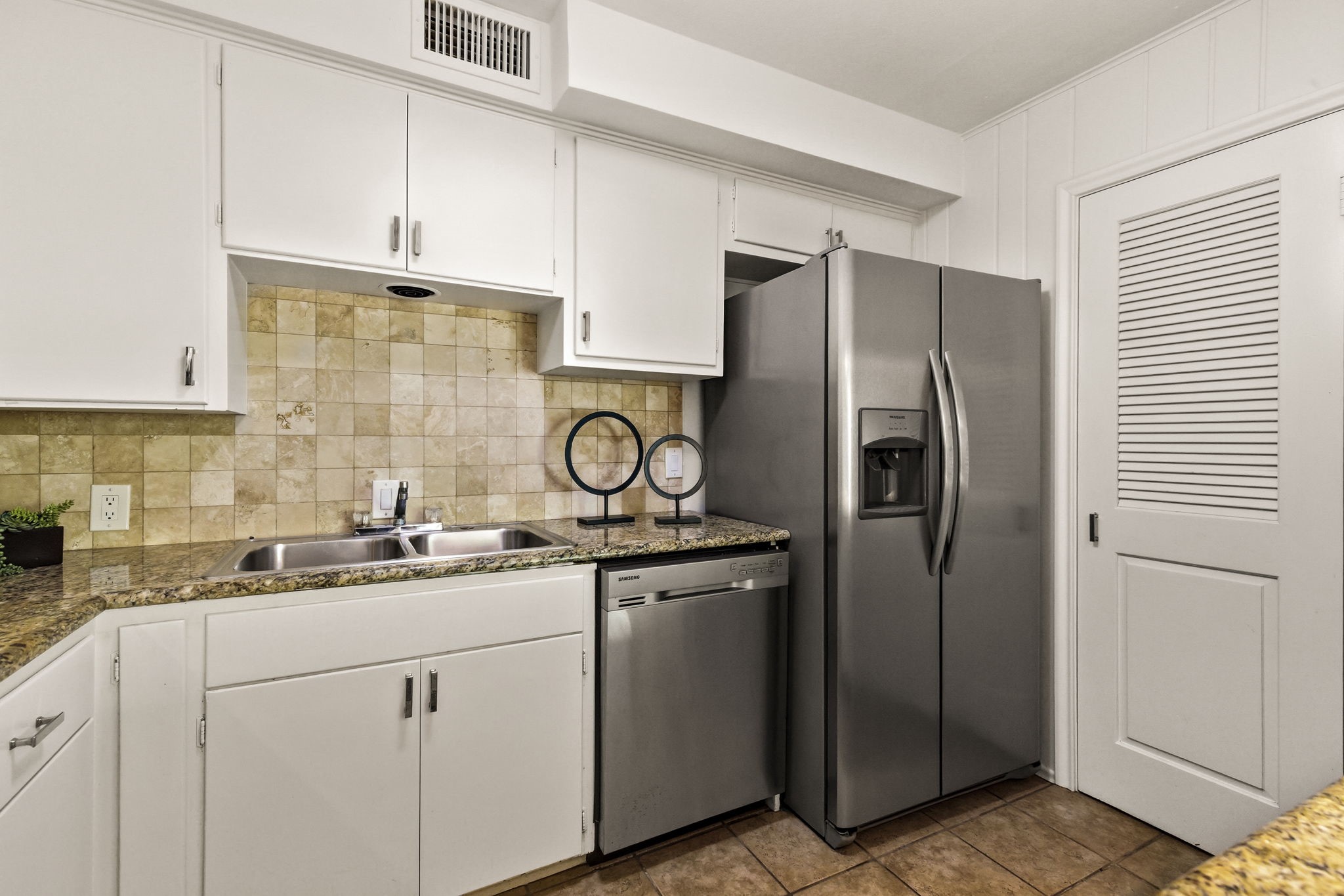 6131 Bandera Avenue Dallas TX 75225