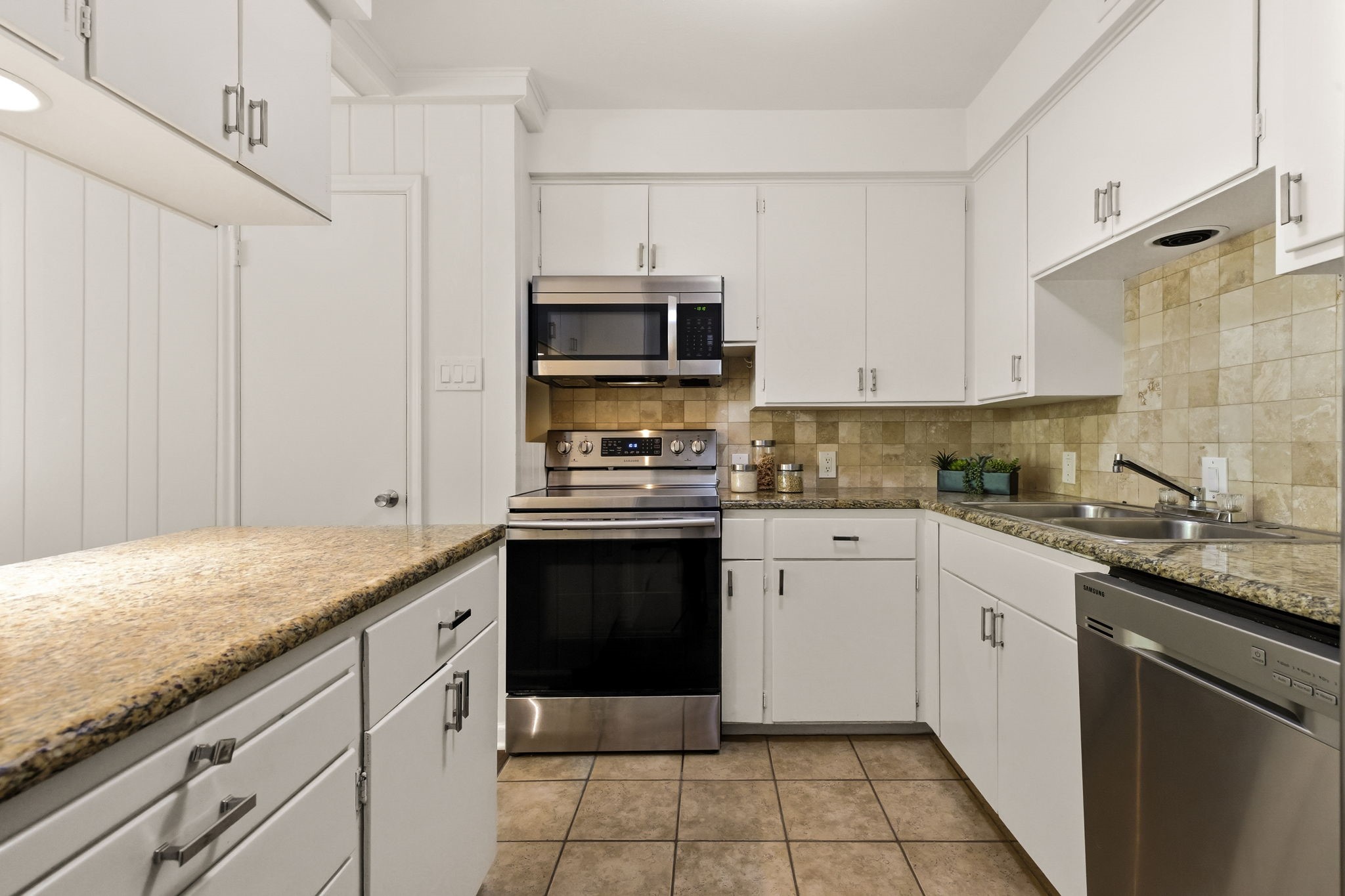 6131 Bandera Avenue Dallas TX 75225