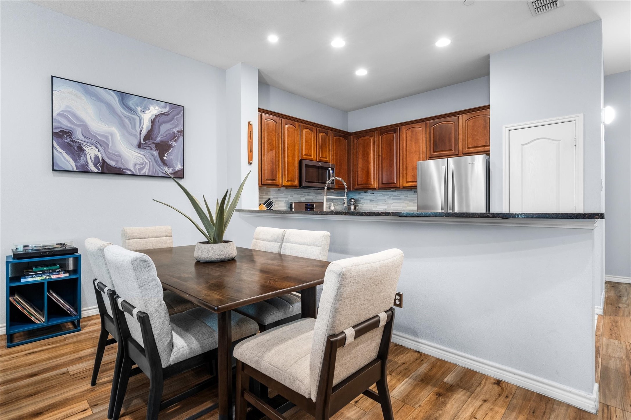 5019 Morris Avenue Addison TX 75001