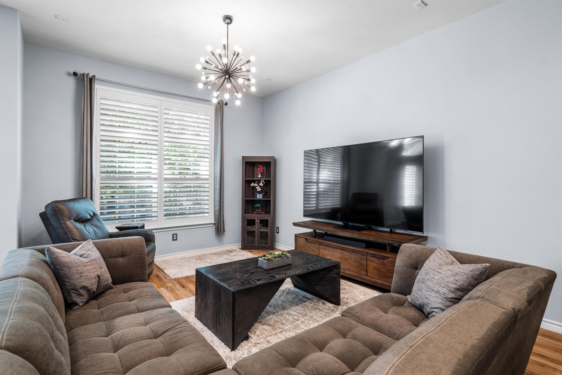 5019 Morris Avenue Addison TX 75001