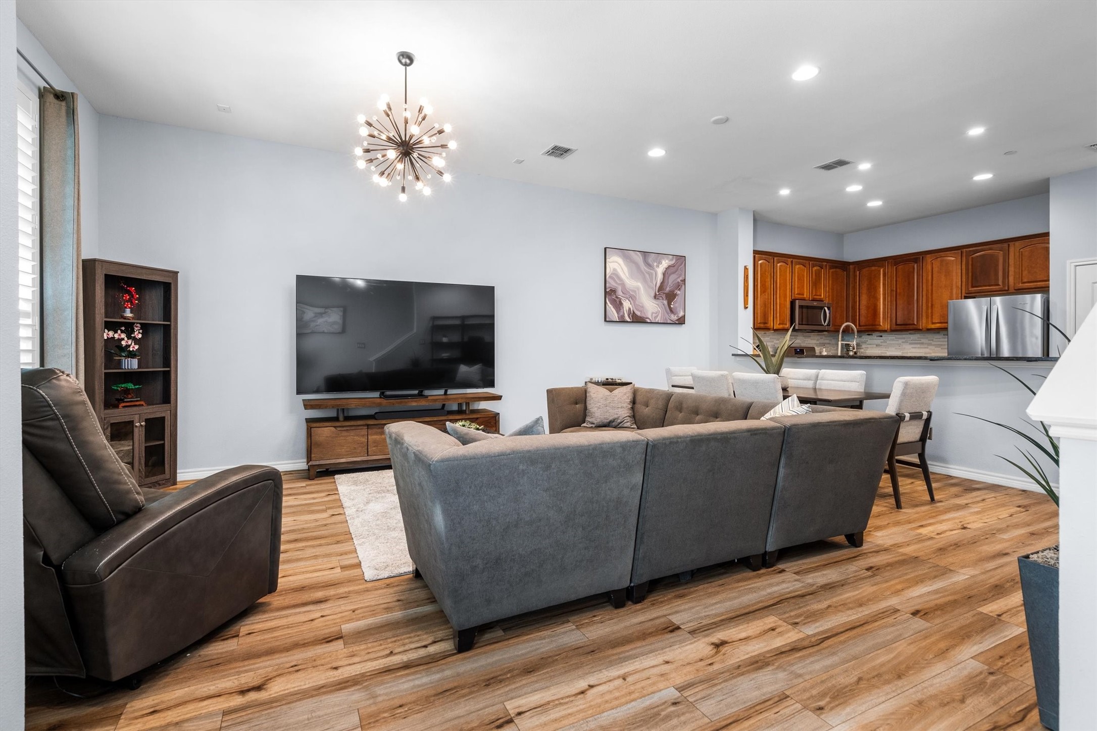 5019 Morris Avenue Addison TX 75001