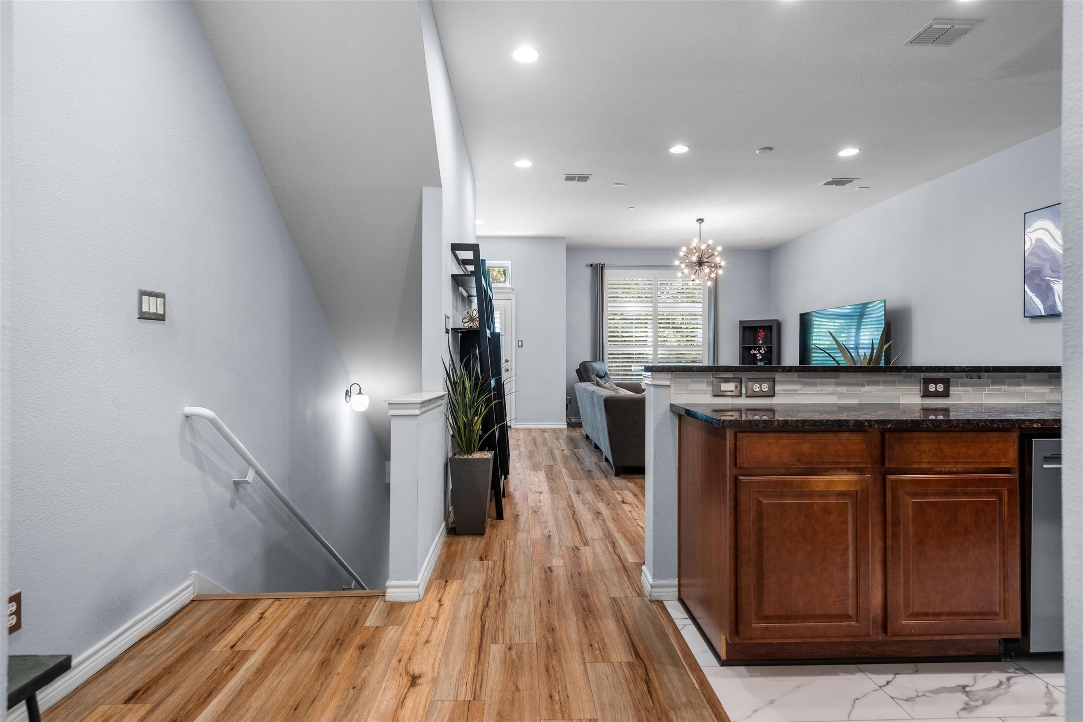 5019 Morris Avenue Addison TX 75001