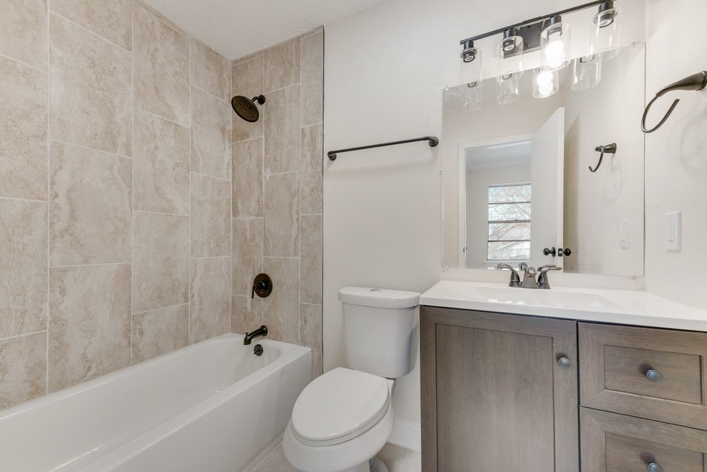 4816 Redwood Drive Garland TX 75043