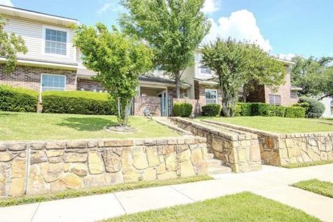 831 Creekside Drive Lewisville TX 75067