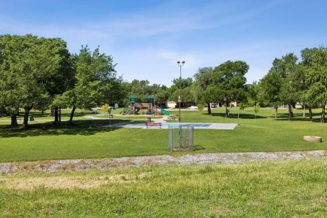 831 Creekside Drive Lewisville TX 75067
