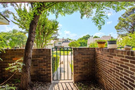 831 Creekside Drive Lewisville TX 75067