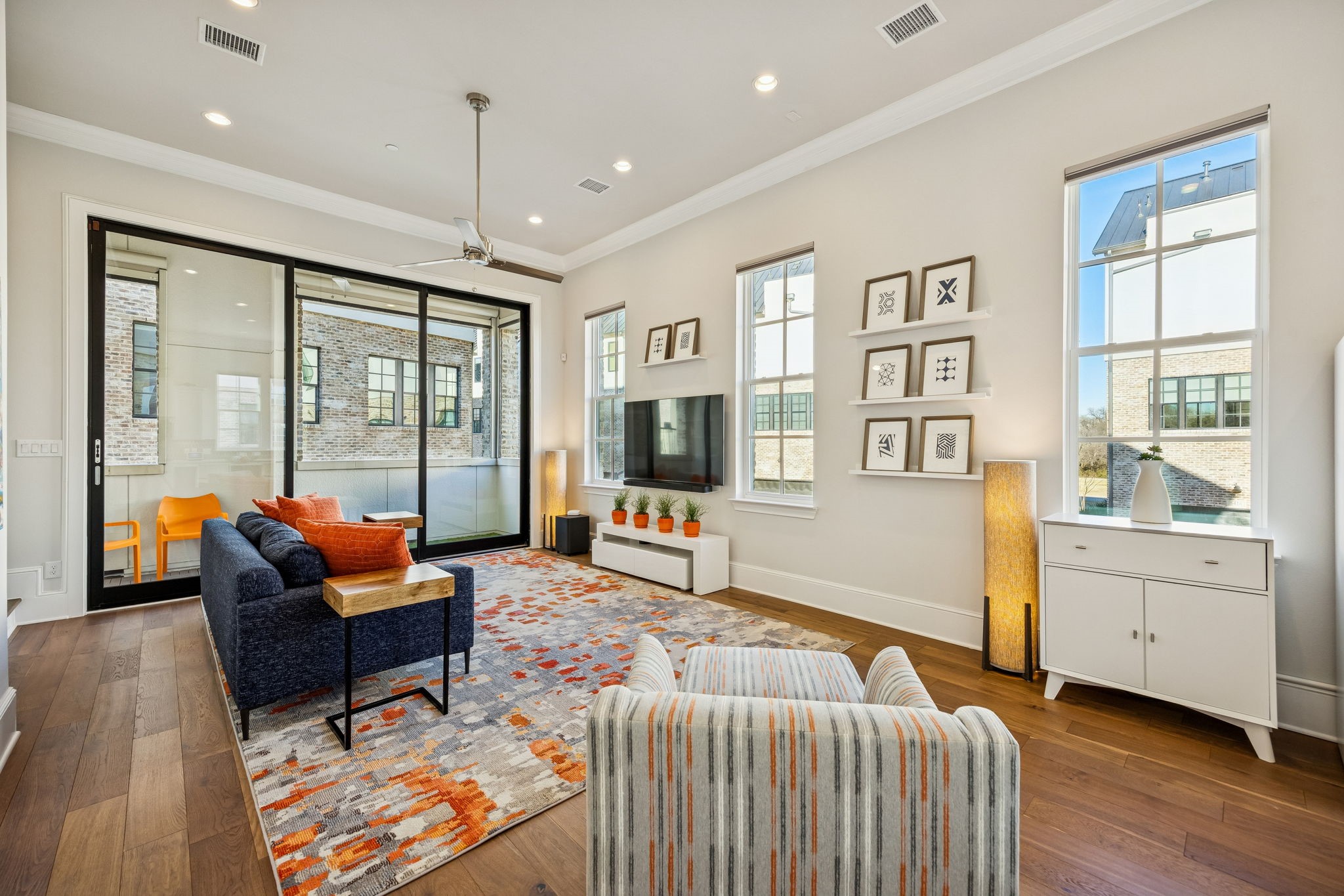 653 Dalton Lane Irving TX 75039