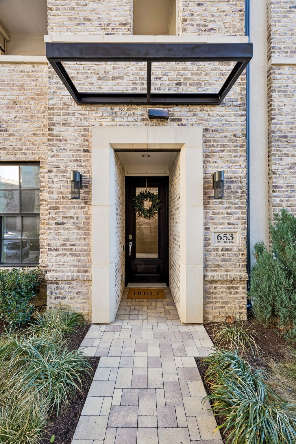 653 Dalton Lane Irving TX 75039