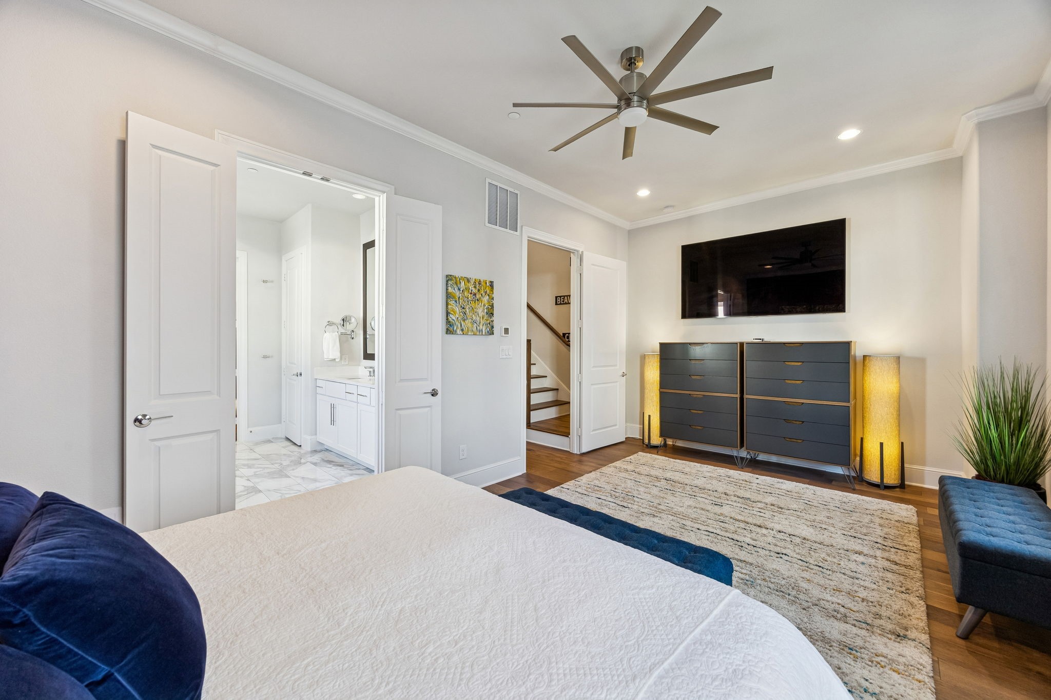 653 Dalton Lane Irving TX 75039