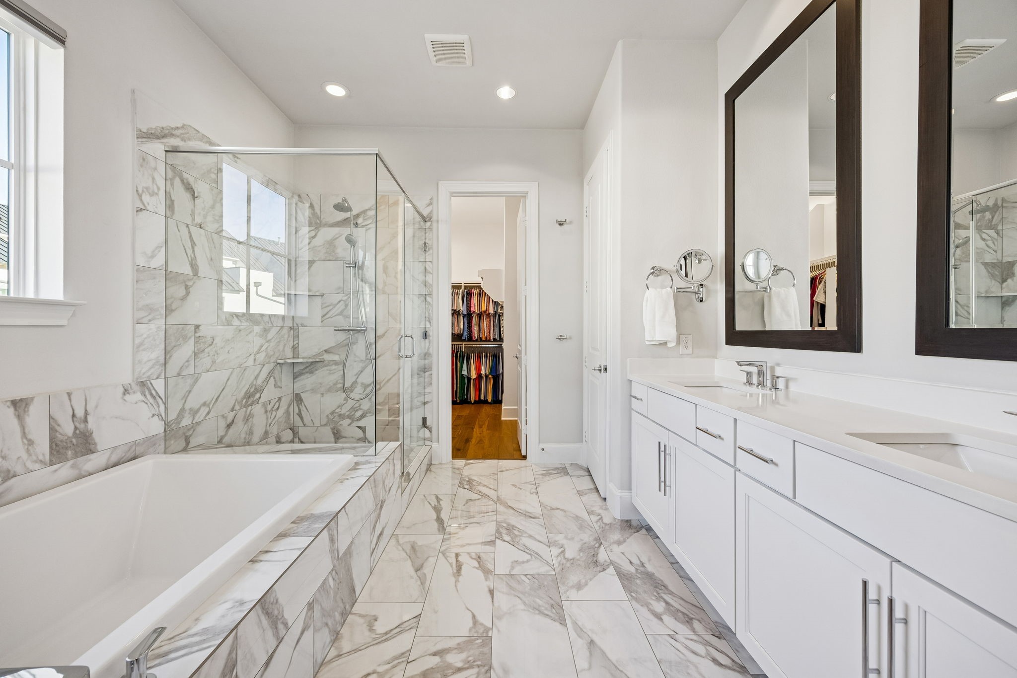 653 Dalton Lane Irving TX 75039