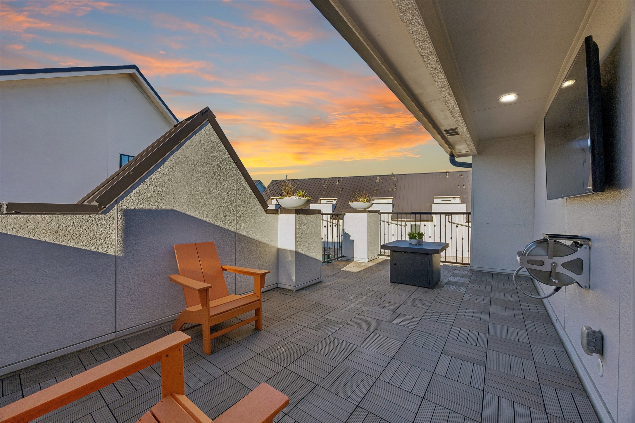 653 Dalton Lane Irving TX 75039