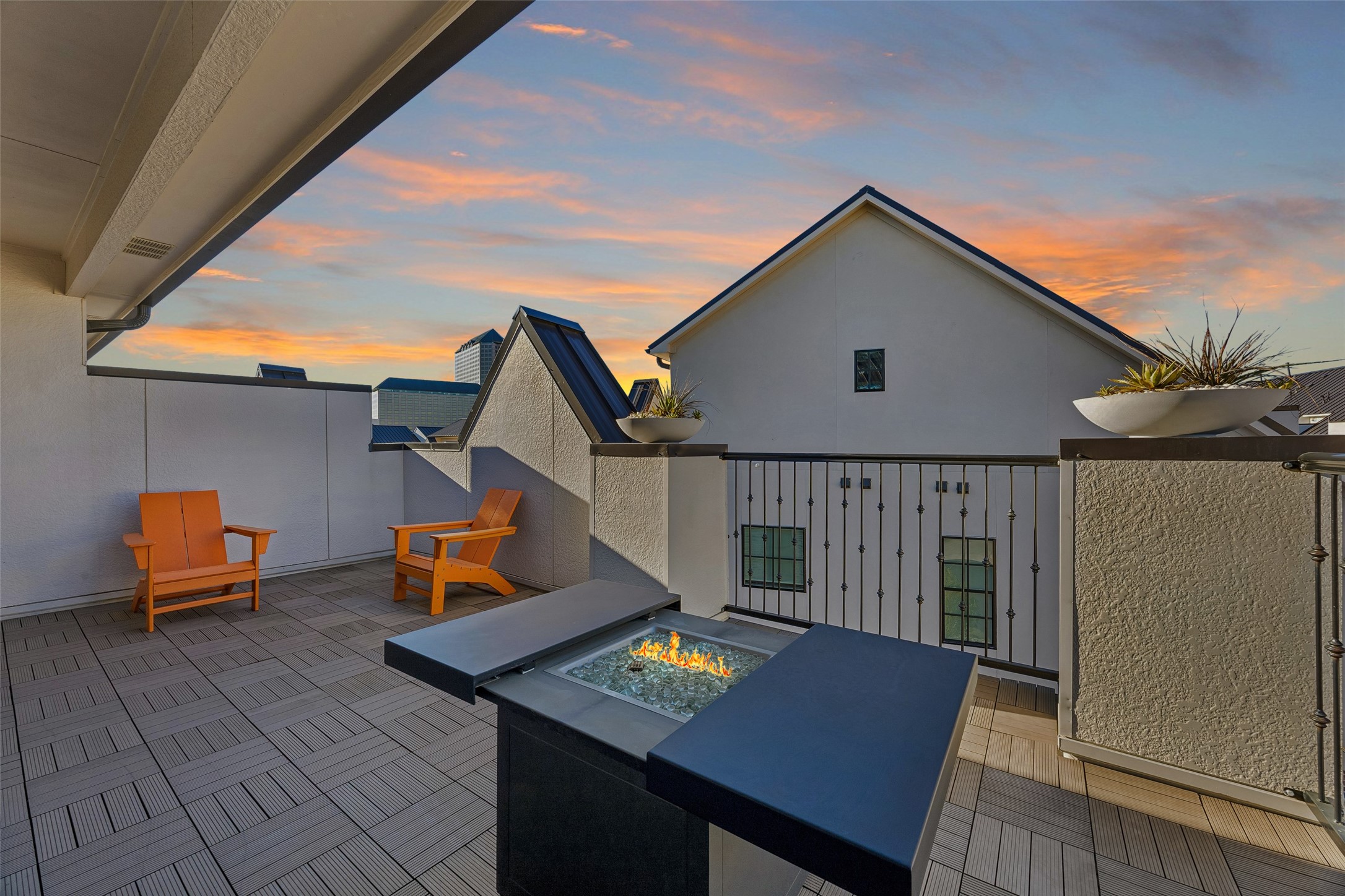 653 Dalton Lane Irving TX 75039