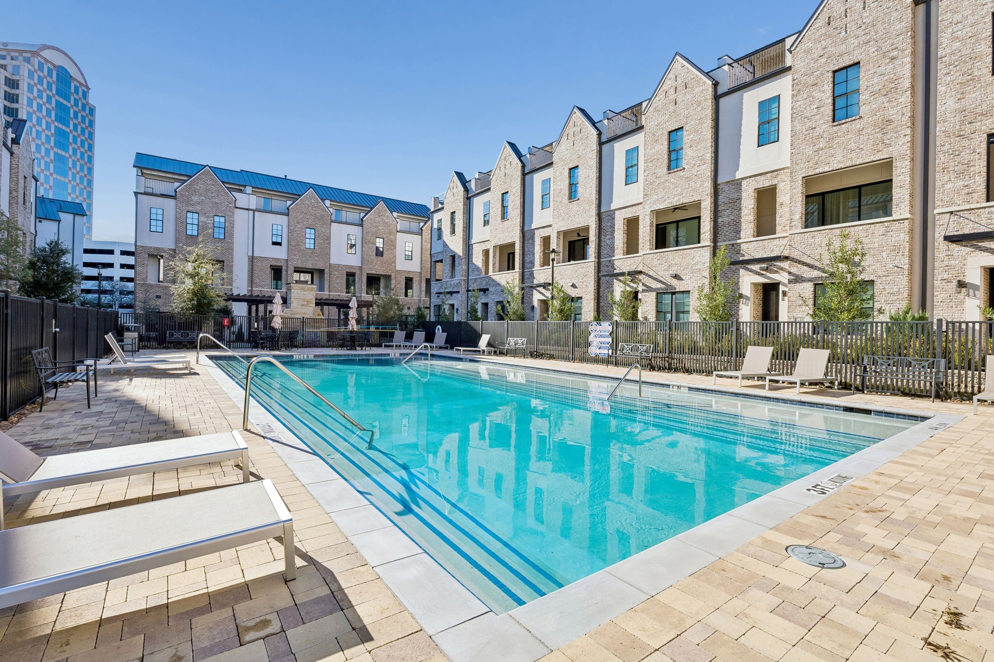 653 Dalton Lane Irving TX 75039