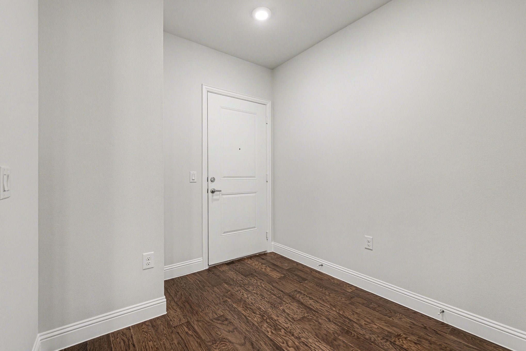 1735 Wittington Place Farmers Branch TX 75234