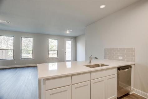6818 Neals Way Arlington TX 76001