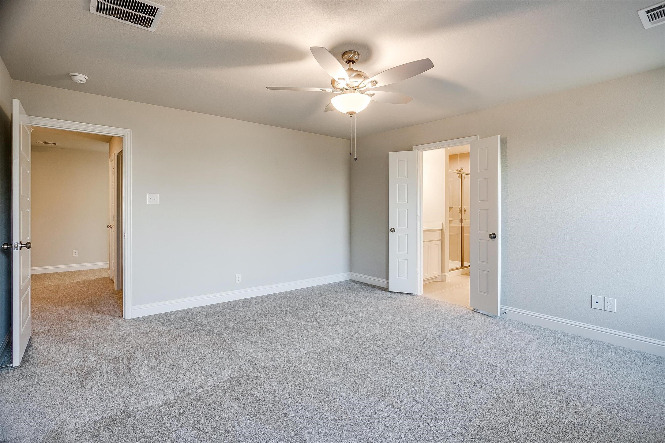 6818 Neals Way Arlington TX 76001