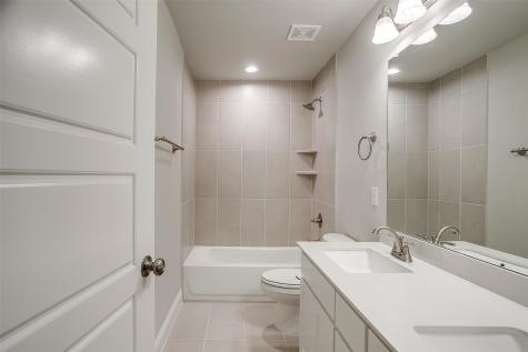 6818 Neals Way Arlington TX 76001