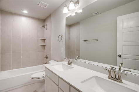 6818 Neals Way Arlington TX 76001