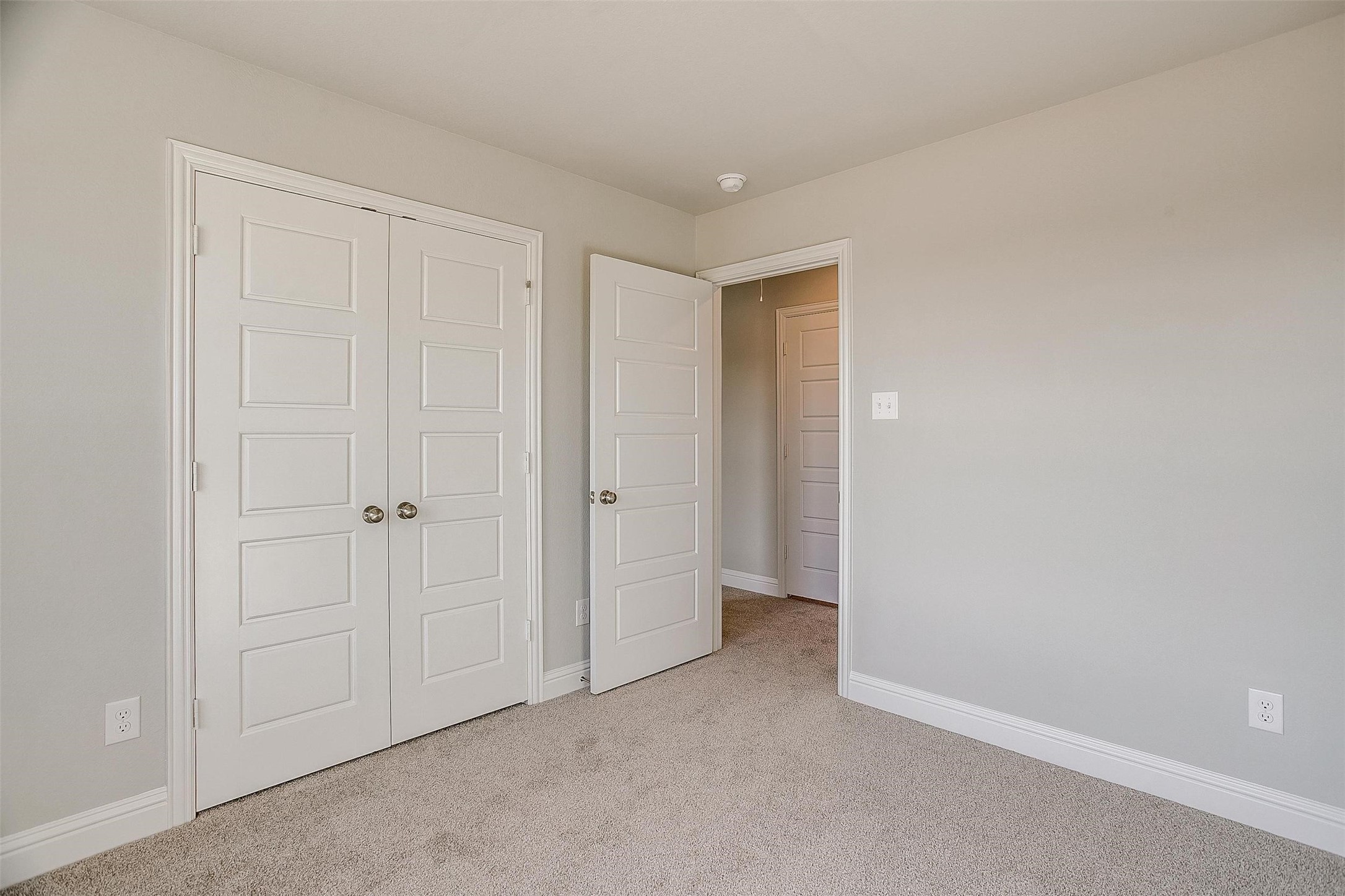 6818 Neals Way Arlington TX 76001