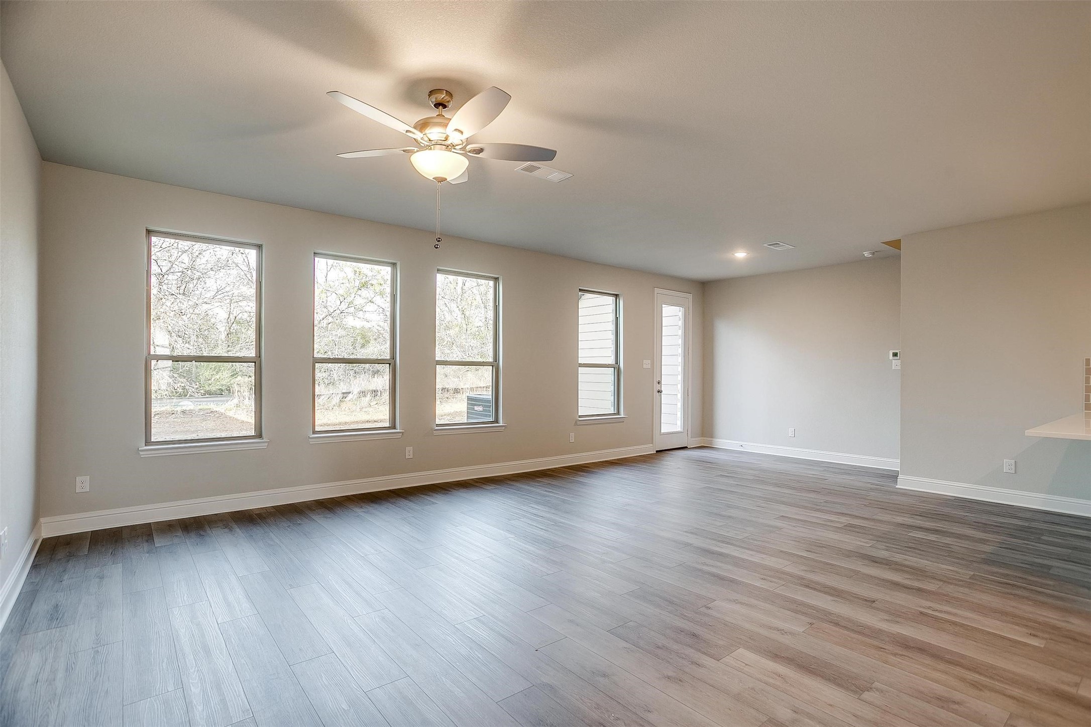 6818 Neals Way Arlington TX 76001