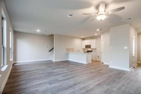 6818 Neals Way Arlington TX 76001