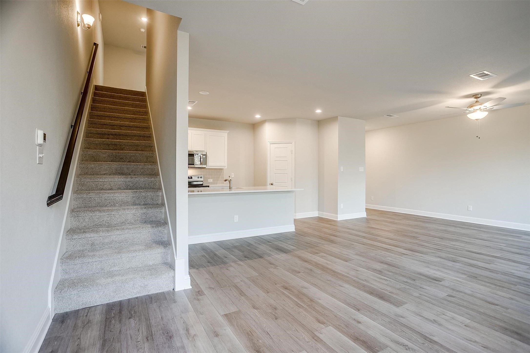 6818 Neals Way Arlington TX 76001