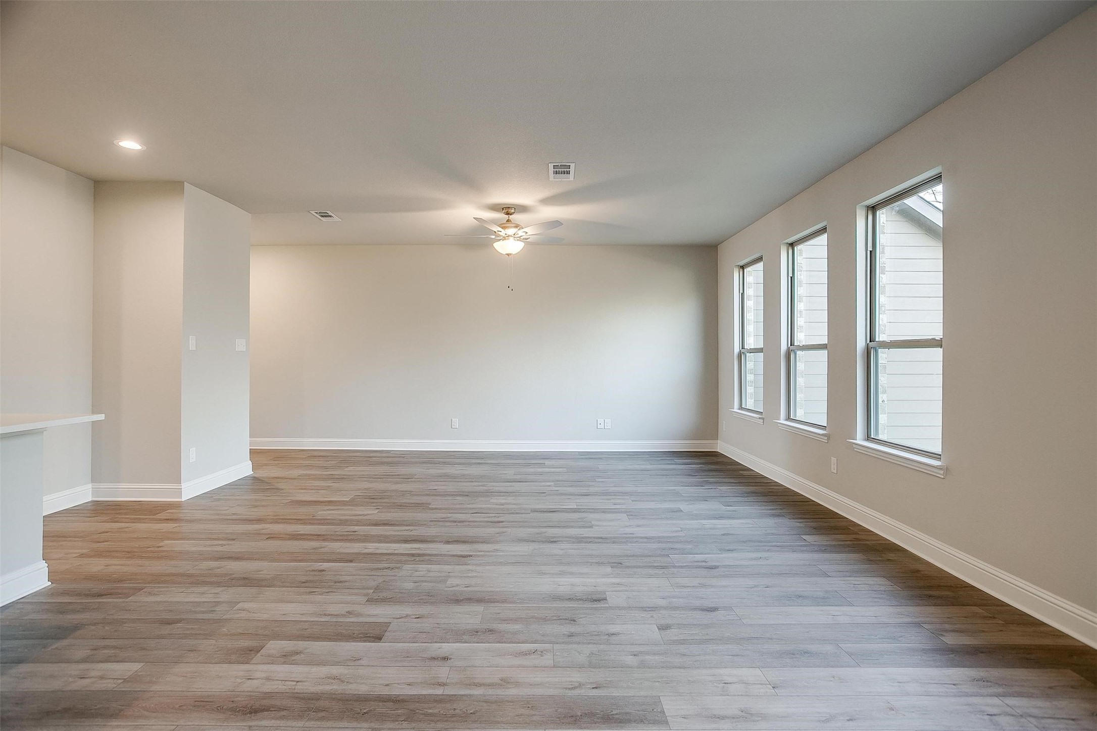 6818 Neals Way Arlington TX 76001