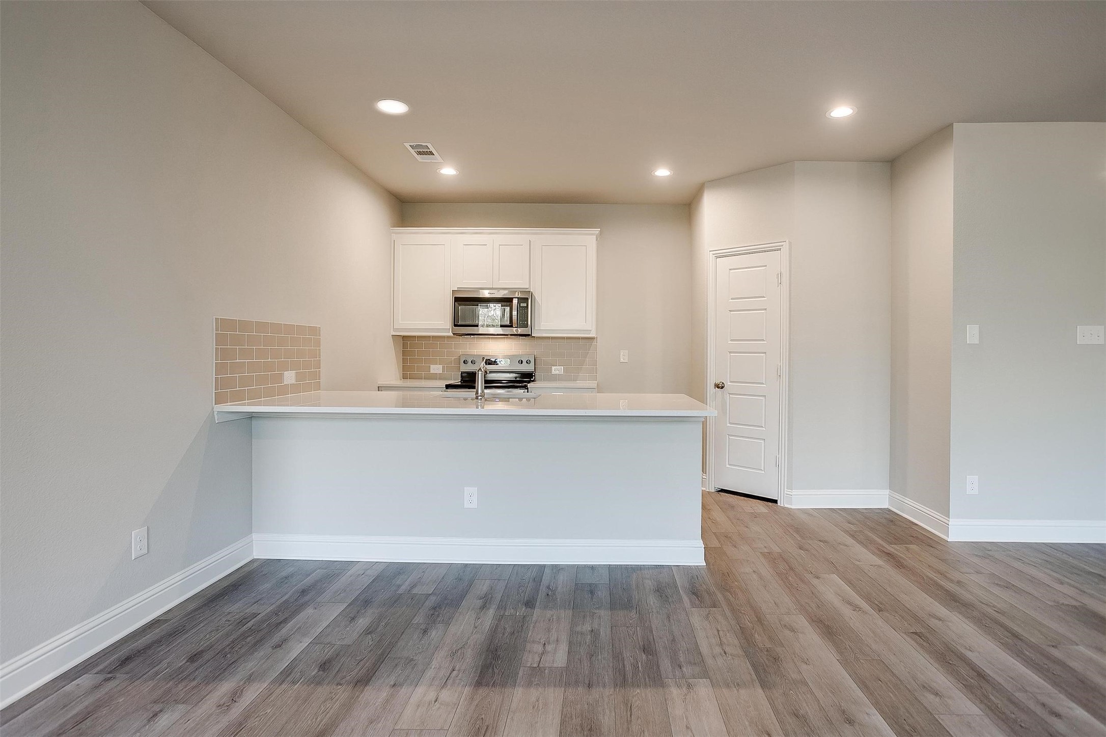 6818 Neals Way Arlington TX 76001