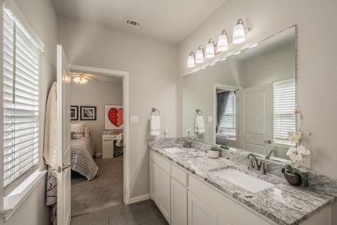 1201 Summerset Lane Burleson TX 76028