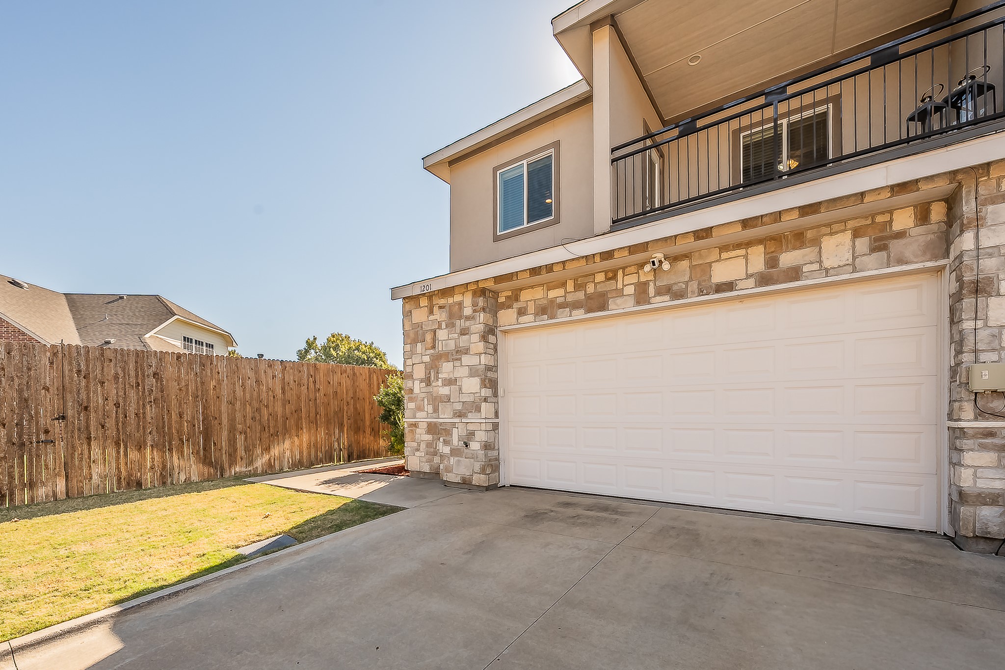 1201 Summerset Lane Burleson TX 76028